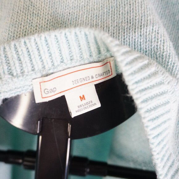 GAP Women’s Crew Sweater Top Pullover - Picture 9 of 14